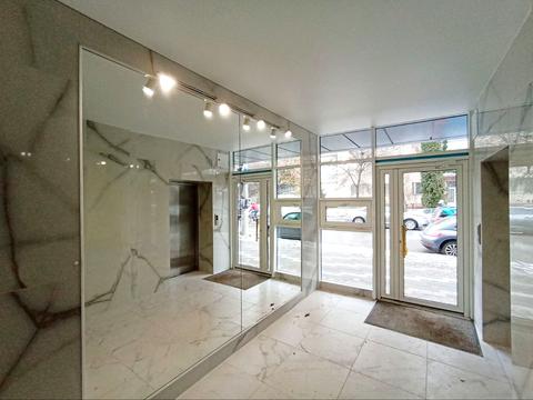 комерційна за адресою Грушевського вул., 51