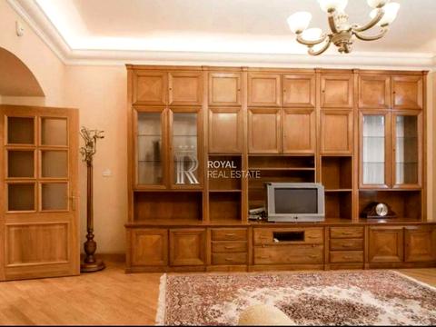 квартира за адресою Банкова вул., 1/10