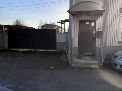 комерційна за адресою Металургів вул., 19
