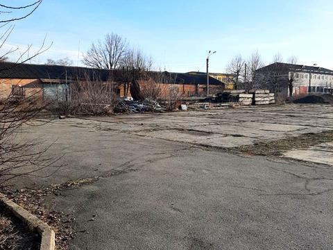 комерційна за адресою Металургів вул., 19