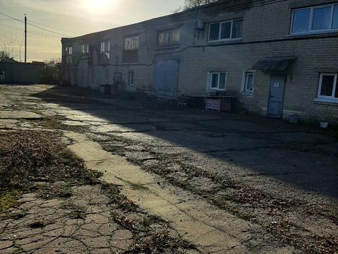 комерційна за адресою Металургів вул., 19