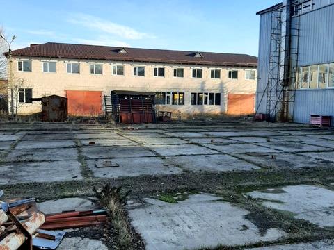 комерційна за адресою Металургів вул., 19