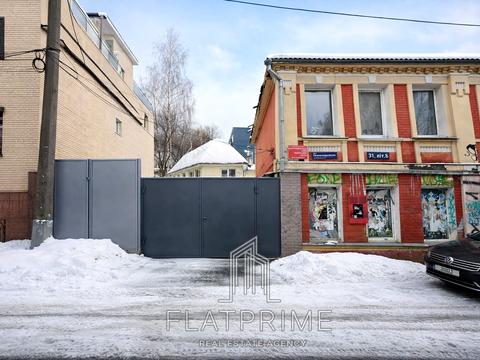 комерційна за адресою Нижньоюрківська вул., 39А