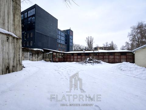 комерційна за адресою Нижньоюрківська вул., 39А