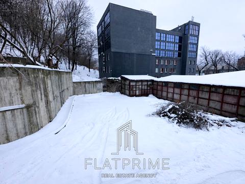 комерційна за адресою Нижньоюрківська вул., 39А