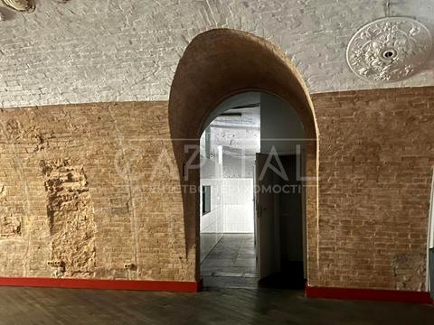 комерційна за адресою Євгена Коновальця вул. (Щорса), 44