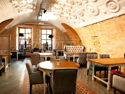 комерційна за адресою Євгена Коновальця вул. (Щорса), 44