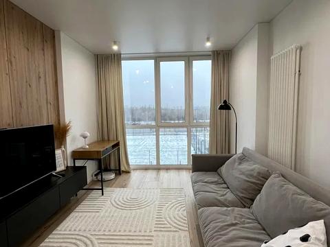 квартира за адресою Київ, Салютна вул., 2к20