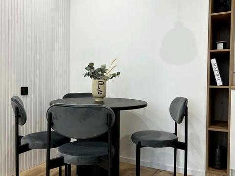 квартира за адресою Київ, Салютна вул., 2к20