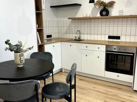 квартира за адресою Київ, Салютна вул., 2к20