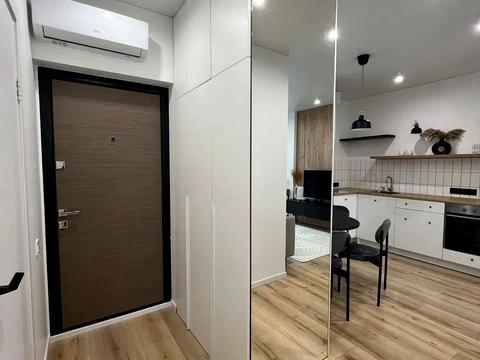 квартира за адресою Київ, Салютна вул., 2к20