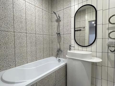 квартира за адресою Київ, Салютна вул., 2к20