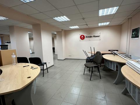 комерційна за адресою Харків, Героїв Харкова просп. (Московський), 64а