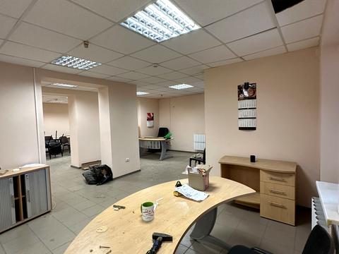 комерційна за адресою Харків, Героїв Харкова просп. (Московський), 64а