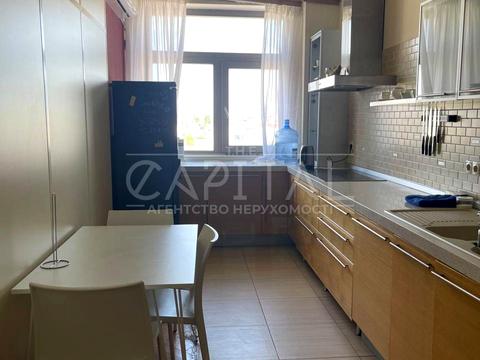 комерційна за адресою Велика Васильківська вул. (Червоноармійська), 72