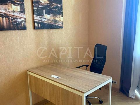 комерційна за адресою Велика Васильківська вул. (Червоноармійська), 72