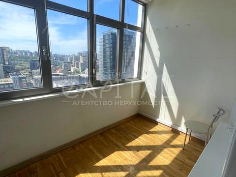 комерційна за адресою Велика Васильківська вул. (Червоноармійська), 72