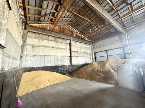 комерційна за адресою Хмельницького, 85к