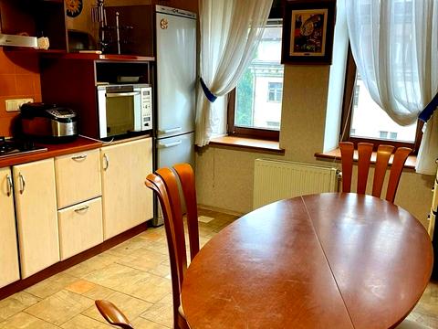 квартира за адресою Богдана Хмельницького вул., 82