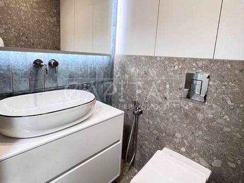 коммерческая по адресу Андрея Верхогляда ул. (Михайла Драгомирова), 14-А