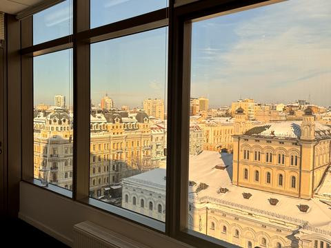 комерційна за адресою Богдана Хмельницького вул., 19/21