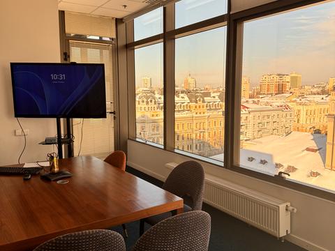 комерційна за адресою Богдана Хмельницького вул., 19/21