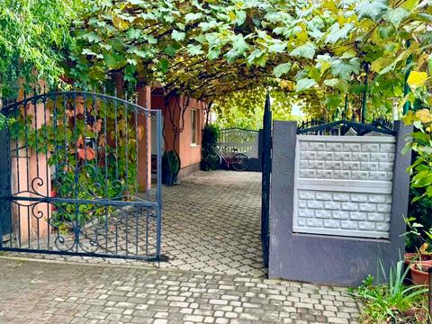 будинок за адресою Шкільна, 2