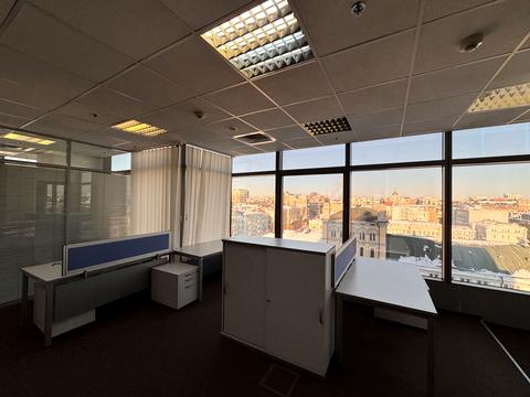 комерційна за адресою Богдана Хмельницького вул., 19/21