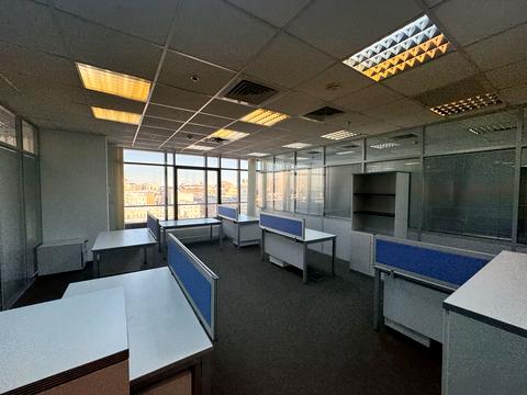 комерційна за адресою Богдана Хмельницького вул., 19/21