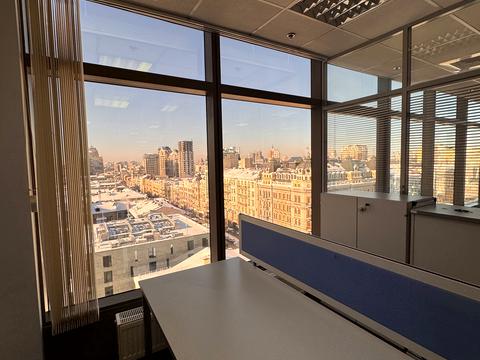 комерційна за адресою Богдана Хмельницького вул., 19/21