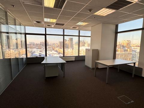 комерційна за адресою Богдана Хмельницького вул., 19/21