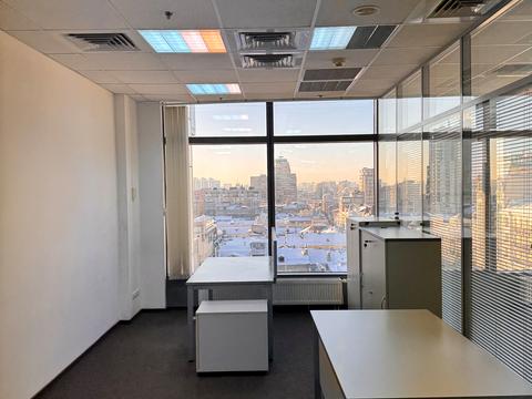 комерційна за адресою Богдана Хмельницького вул., 19/21