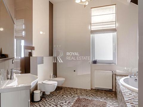 дом по адресу Київська