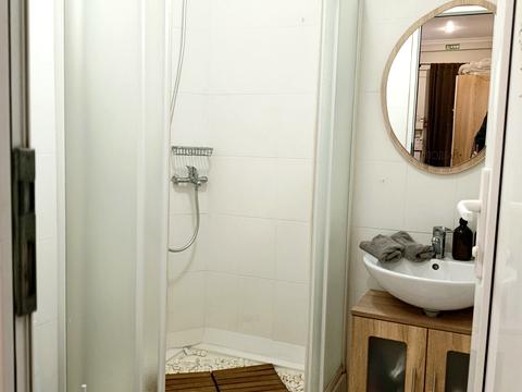 комерційна за адресою Університетська вул. (Щепкіна), 6