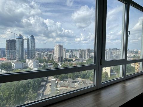 комерційна за адресою Євгена Коновальця вул. (Щорса), 44-А