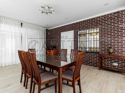 будинок за адресою Приозерна