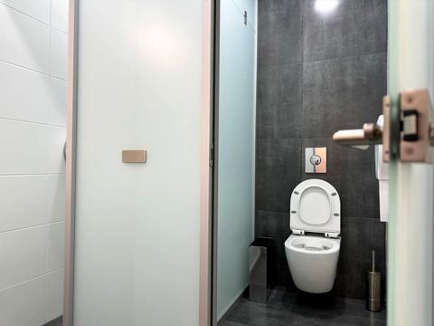 коммерческая по адресу Лейпцигська, 15
