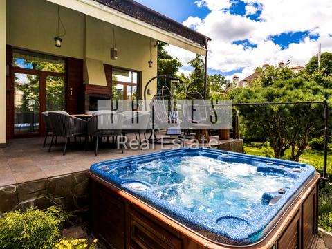 будинок за адресою Каштанова