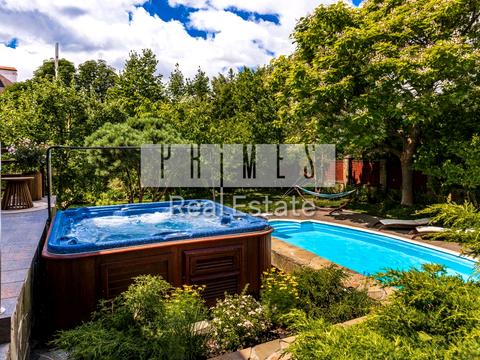 будинок за адресою Каштанова