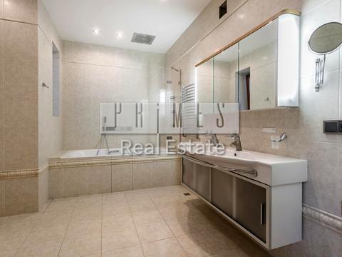 будинок за адресою Каштанова