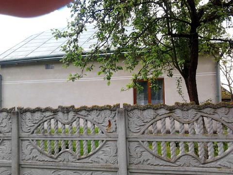 будинок за адресою с. Долобів, Нова