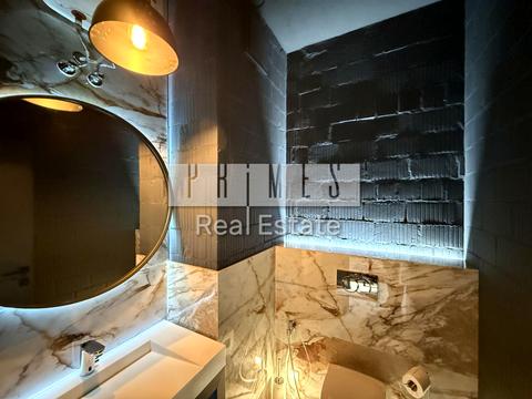 комерційна за адресою Джона Маккейна вул. (Івана Кудрі), 1