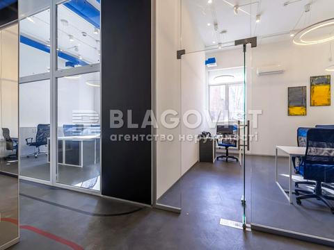 комерційна за адресою Сім'ї Стешенків вул. (Тимофія Строкача), 9