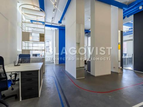 комерційна за адресою Сім'ї Стешенків вул. (Тимофія Строкача), 9