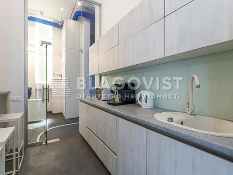 комерційна за адресою Сім'ї Стешенків вул. (Тимофія Строкача), 9