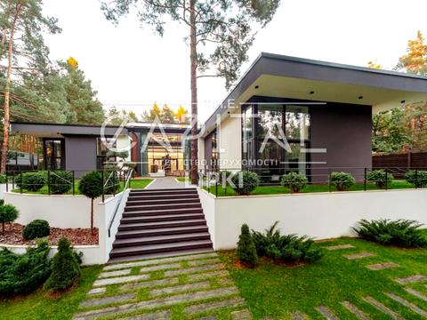 будинок за адресою смт. Козин, Лугова вул.