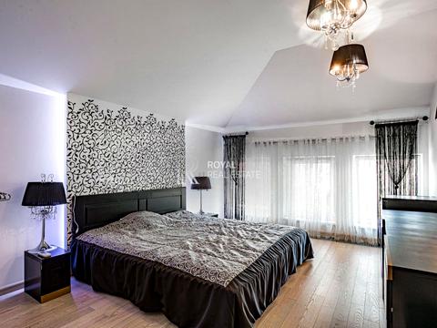 будинок за адресою с. Вишеньки, Садова вул.