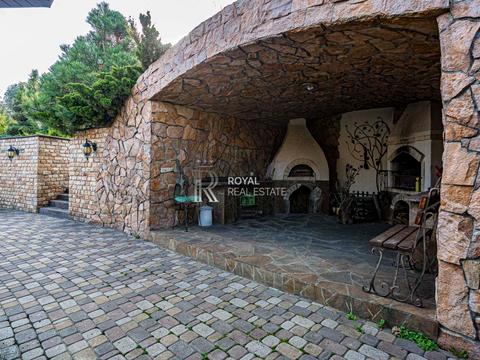 будинок за адресою с. Вишеньки, Садова вул.