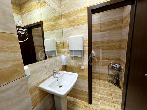 комерційна за адресою Голосіївський просп. (40-річчя Жовтня), 82