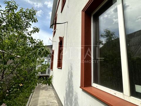 комерційна за адресою Київська вул., 1